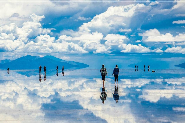 Pełny dzień Uyuni Salt Flat