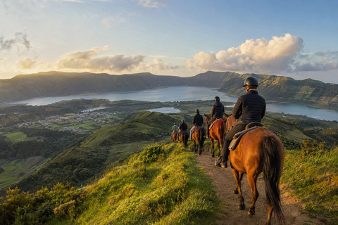 São Miguel: Sete Cidades Horse Ride with Lunch