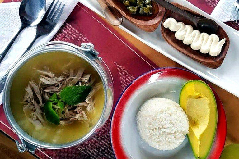 Bogotá: La Candelaria Street Food Tour with 7 Tastings