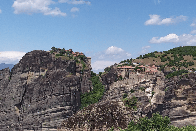 Thessaloniki: Meteora Day Trip with Monastery Visit