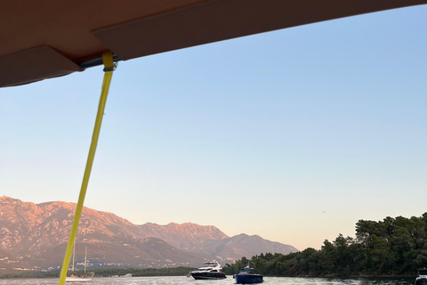 Kotor: Tour durch die Blaue Höhle und den Golf mit dem Schnellboot