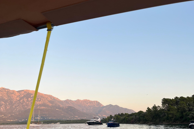Kotor: Tour durch die Blaue Höhle und den Golf mit dem Schnellboot