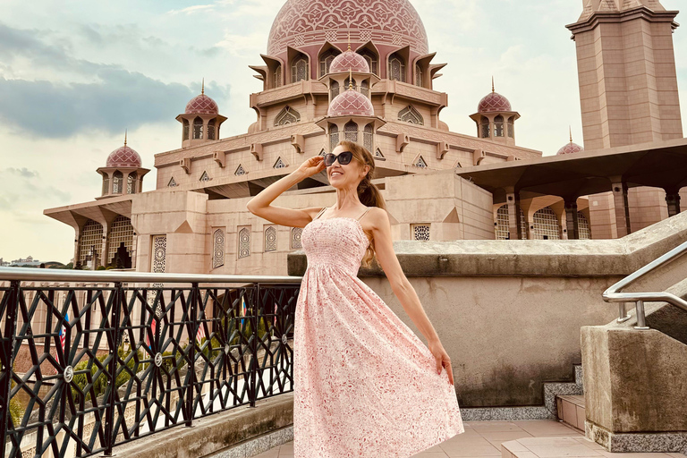 Putrajaya Tour: Pink Mosque, Lake & Scenic City Highlights