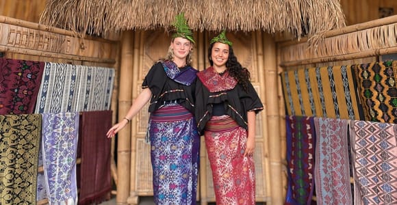Lombok: Sasak Villages, Beaches & Scenic Hills Tour