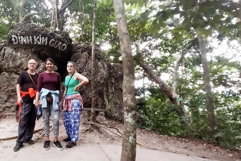 Half Day Hiking to Cat Ba National Park with a Guide