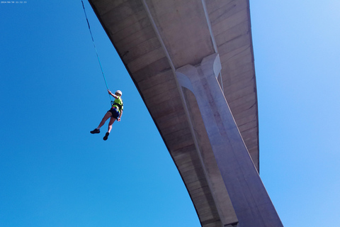 MELGAÇO: Pendular jump on the River Minho with Ruta Aventura.