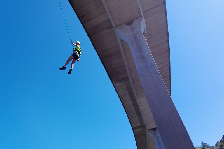 MELGAÇO: Pendular jump on the River Minho with Ruta Aventura.