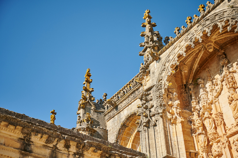 从里斯本出发：圣殿骑士路线 - 阿尔穆罗尔、托马尔和基督修道院独家私人之旅