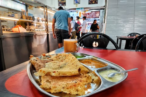Kuala Lumpur: Putrajaya Tour with Indian Local Breakfast
