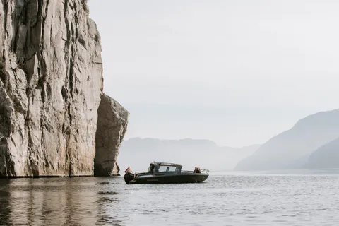 Lysefjord (Stavanger): Viaje en barco a Preikestolen desde Forsand