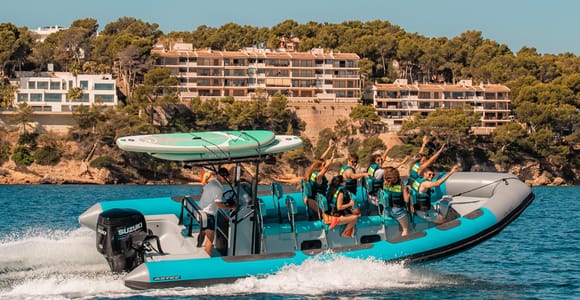 Mallorca: 2-stündige Schnellboot-Tour mit Zwischenstopp in einer Bucht zum Schwimmen