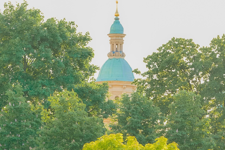 Graz Instagram Photo-Tour: K-Style Portraits In Iconic Spots