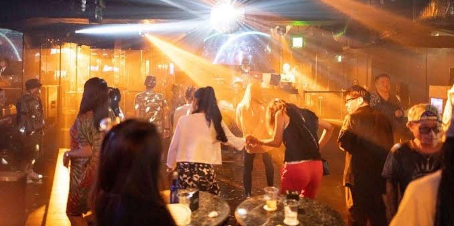 大阪で体験する70年代ディスコ体験 | GetYourGuide