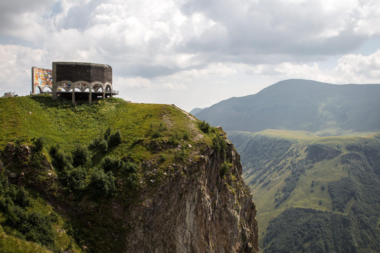 Viaje al Paraíso Terrenal Ananuri Gudauri Kazbegikazbegi gudauri