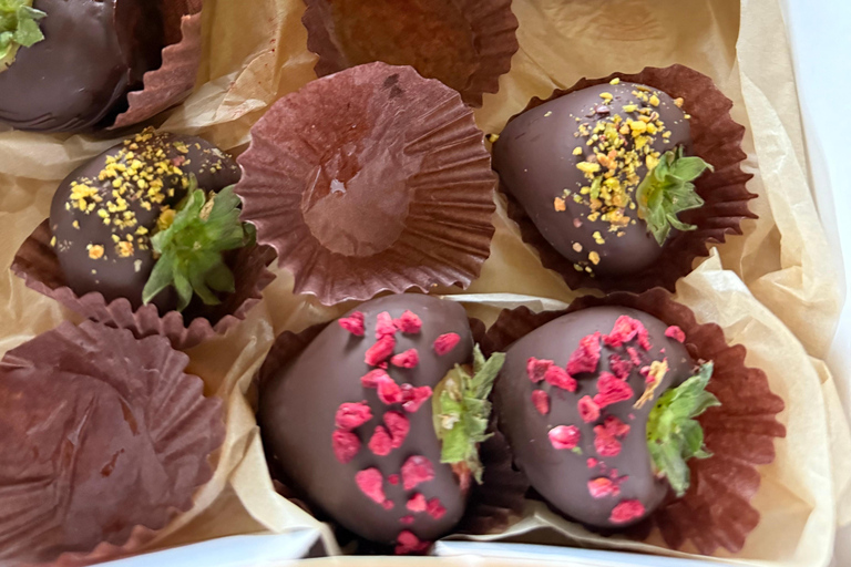 Belfast: Sir Thomas & Lady Dixon Park Walk & Alfresco Picnic