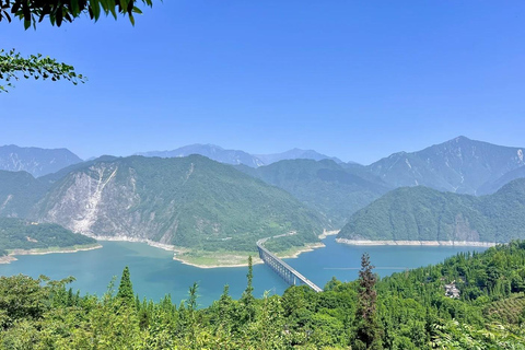 Chengdu Hiking in Yunhua Mountain Landscape & Secret Temple