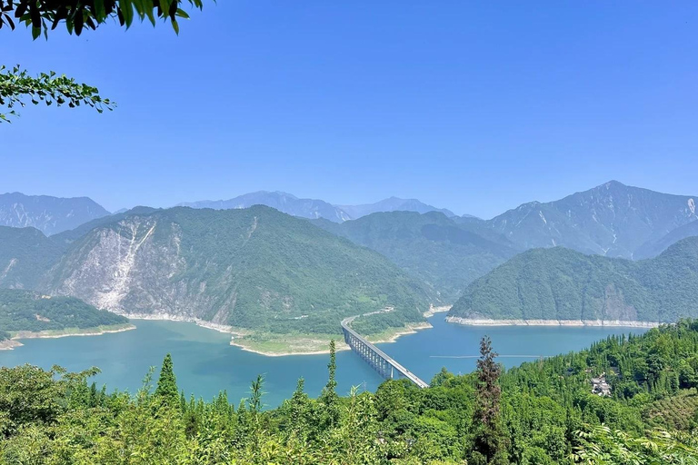 Chengdu Hiking in Yunhua Mountain Landscape & Secret Temple