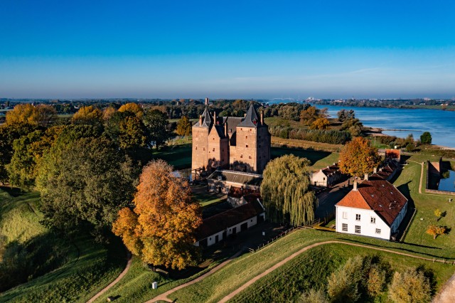 Visit Loevestein Castle Entry Ticket in Tilburg