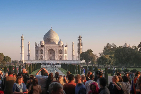 Private Taj Mahal, Agra Fort & Baby Taj Day Trip (All-Incl.) From Delhi: Private Car, Driver, Guide, Entry Fees and Lunch