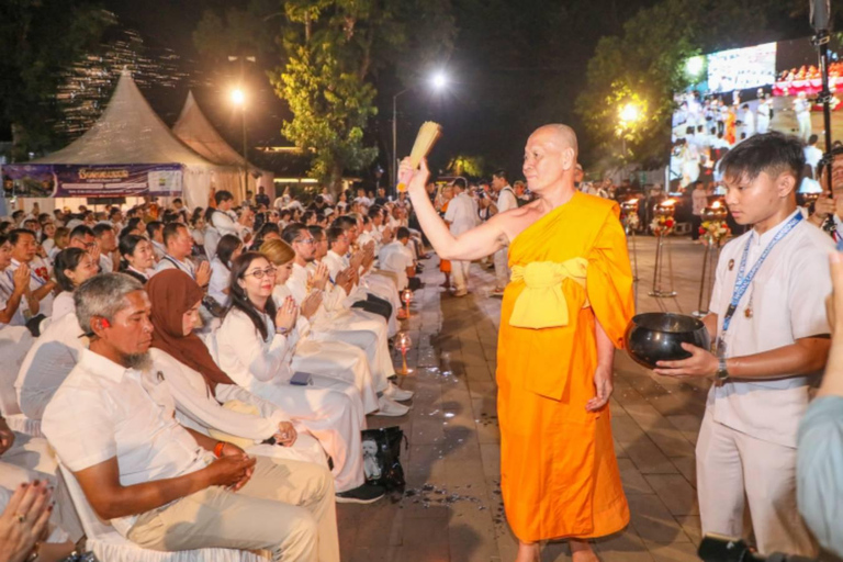 Borobudur Vesak Lantern 2026: Magical Night Tour