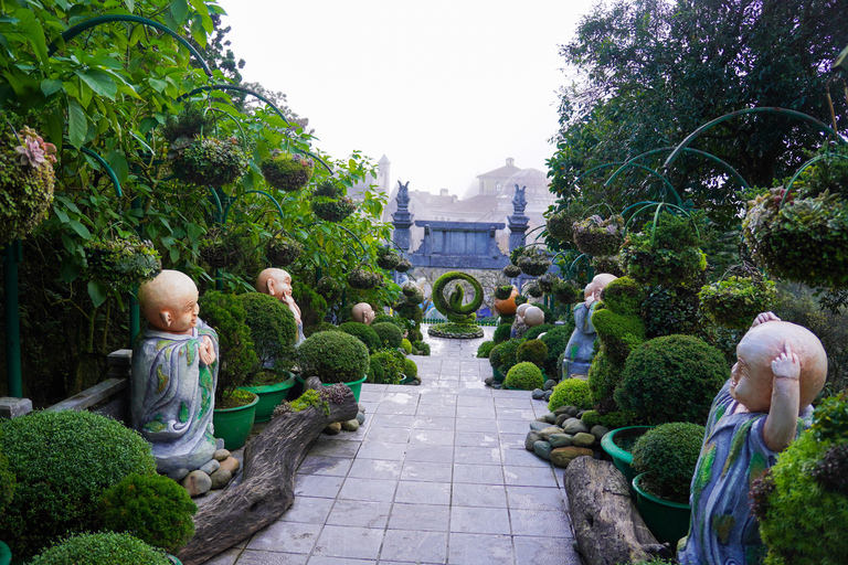 Ba Na Hills Golden Bridge - prywatna wycieczka Deluxe z przewodnikiemPrywatna wycieczka z przewodnikiem po wzgórzach Ba Na