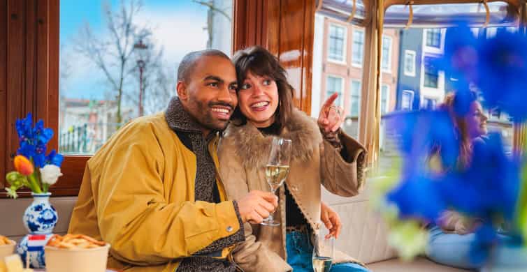Amsterdam: Canal Cruise with Bubbles & Bites photo 5