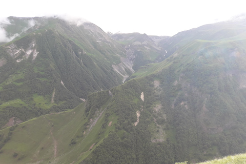 Visite d'une jounée privée des montagnes Gudauri et Kazbegi