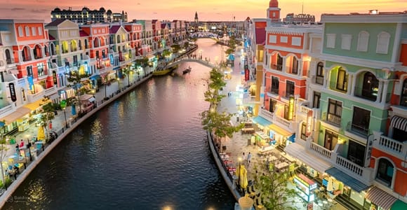 Grand World Evening Tour – Discover Vietnam&#39;s Sleepless City