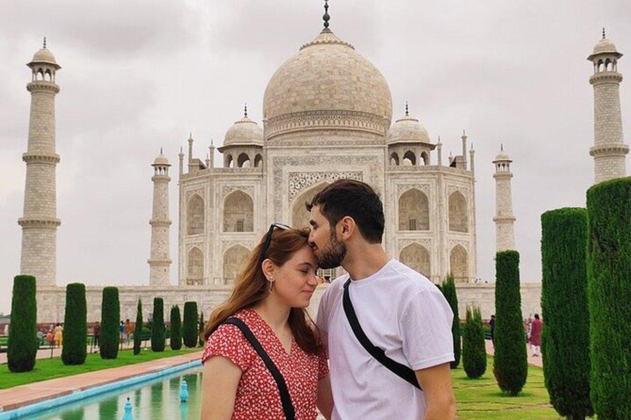 Ab Delhi: VIP-Tour zum Taj Mahal und Roten Fort mit 5-Sterne-Abendessen