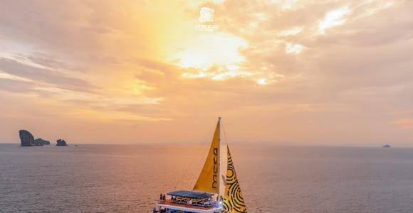 Krabi: Hong Island Sunset Catamaran Cruise