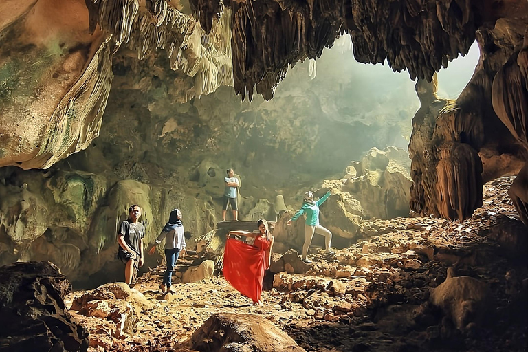 Yogyakarta: Cave, Highland, Sunset, &amp; Night View Day Tour