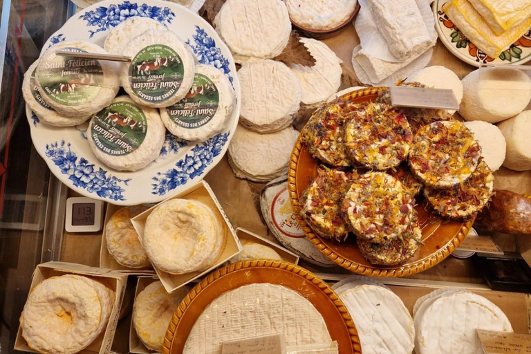 Paris: Cheese and Wine Tasting Experience in Montmartre