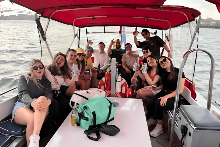 Boston: North End Walking Tour with Private Harbor Cruise