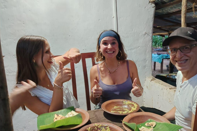 Traditional Sri Lankan Village Cooking Class at a Local Home