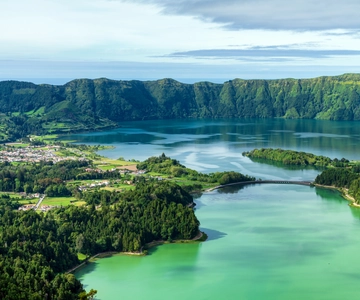 From Ponta Delgada: Vista do Rei to Sete Cidades Guided Trek