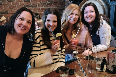 جولة النبيذ في مدينة ترافيرس سيتي القديمة بدون حافلات لكبار الشخصيات من جي إم سي سي يوكون