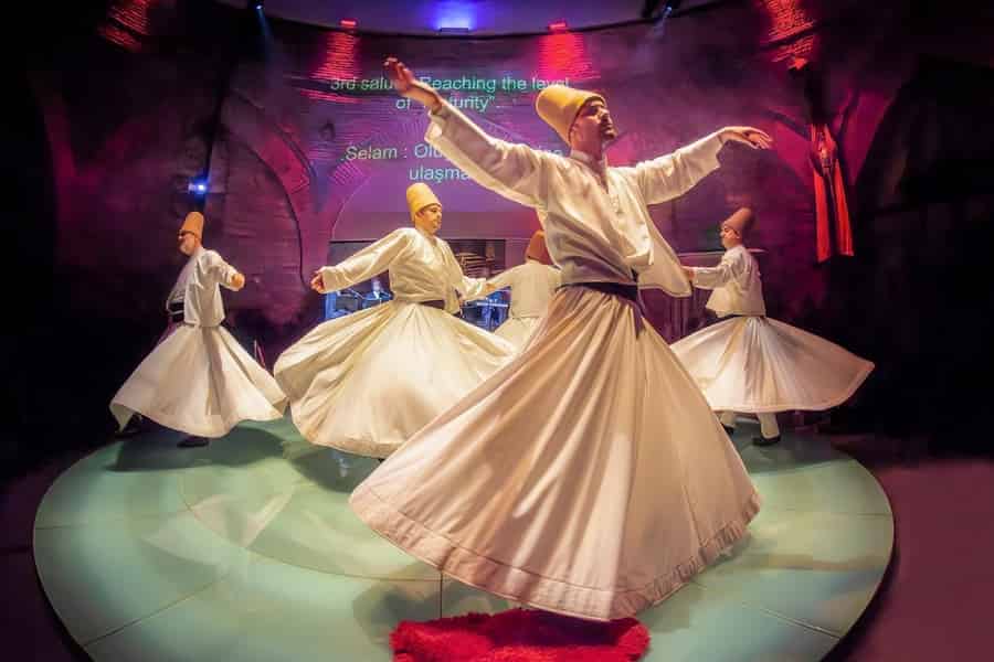 Istanbul: Mystische wirbelnde Derwische im Hodjapasha Cultural. Foto: GetYourGuide