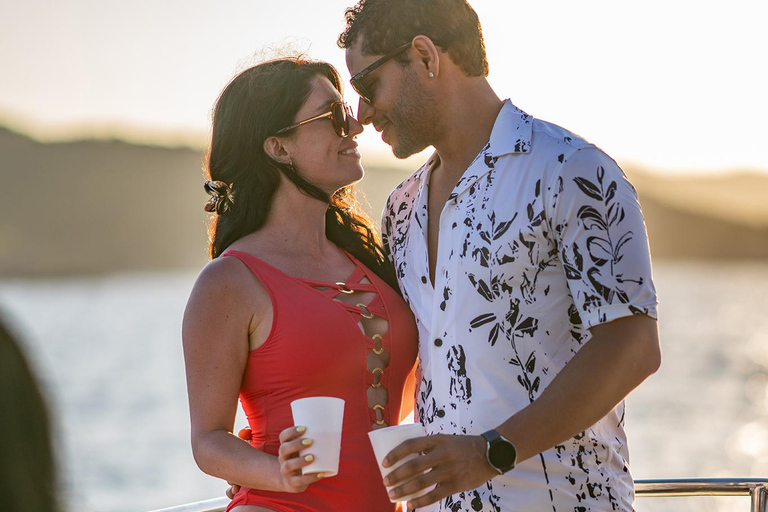 Ibiza: Formentera Sunset Boat Part with Drinks and Food Full Day Pass at Ibiza Boat Club (Early Bird Phase 2)