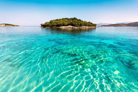 Depuis Tirana : Visite de l&#039;œil bleu, de Ksamil et du château de LekursiAu départ de Tirana : Visite de l&#039;œil bleu, de Ksamil et du château de Lekursi