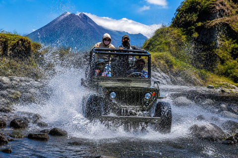Yogyakarta: Merapi Sunrise Jeep+ Keraton & Taman Sari Bunker