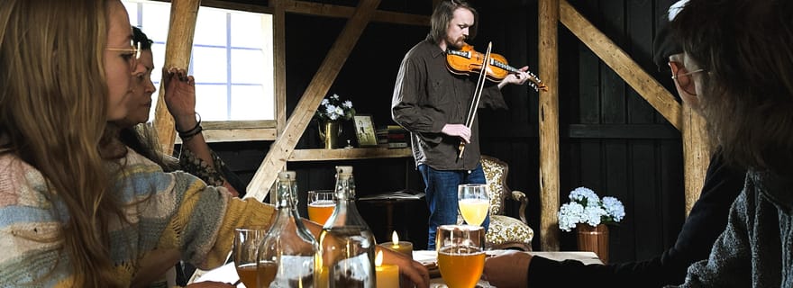Flåm : Concert de musique à la ferme du fjord