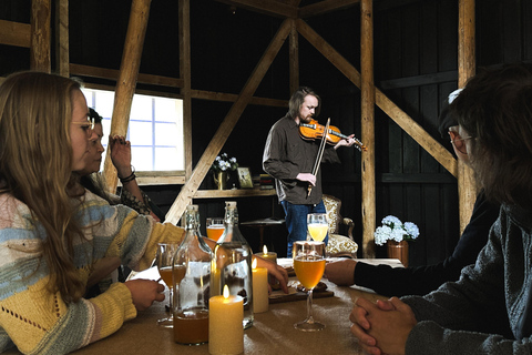Flåm : Concert de musique à la ferme du fjordFlåm : Concert de musique à la ferme des fjords