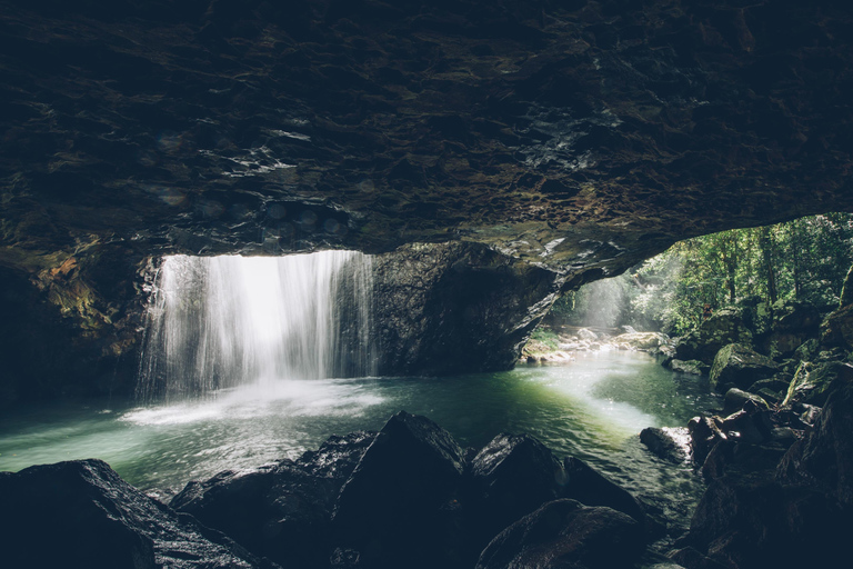布里斯班：斯普林布鲁克七瀑布与天然桥之旅布里斯班：斯普林布鲁克七瀑布与天然石桥游览