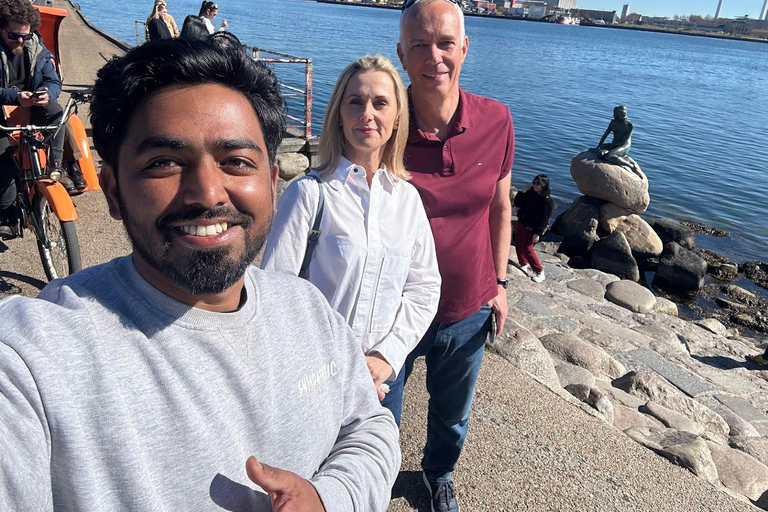 Copenhagen: City Highlights Walking Tour with Canal Ride