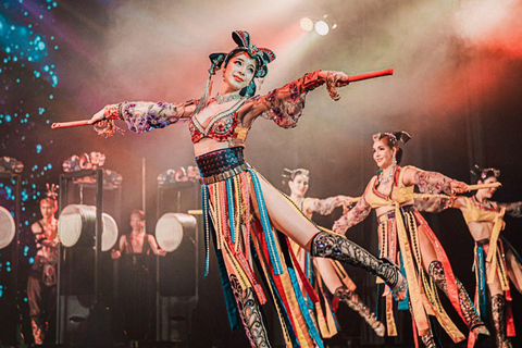 Phuket: Simon Cabaret Show tickets voor de eerste 3 rijenSimon Cabaret: Normale zitplaats + transfer Patong/Kalim