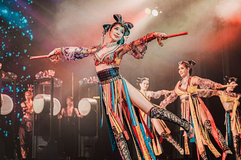 Phuket: Simon Cabaret Show tickets voor de eerste 3 rijenSimon Cabaret: Normale zitplaats + transfer Patong/Kalim