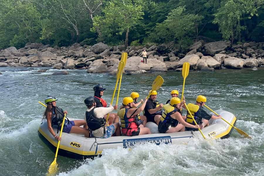 Hico, WV: Rafting auf dem Lower New River am Nachmittag. Foto: GetYourGuide Hico, WV: Rafting auf dem Lower New River am Nachmittag. Foto: GetYourGuide