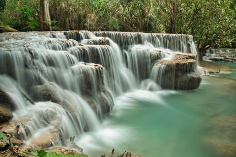Trek de hele dag naar Kuang Si watervallen, afgelegen dorpPrivétour