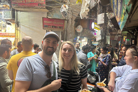 Agra: Guided Street Food Tour by Tuk-Tuk with 10+ Tastings