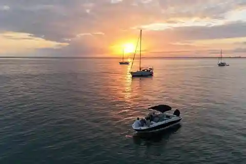 Privat solnedgångs- och nattkryssning i Miami med utsikt över skyline